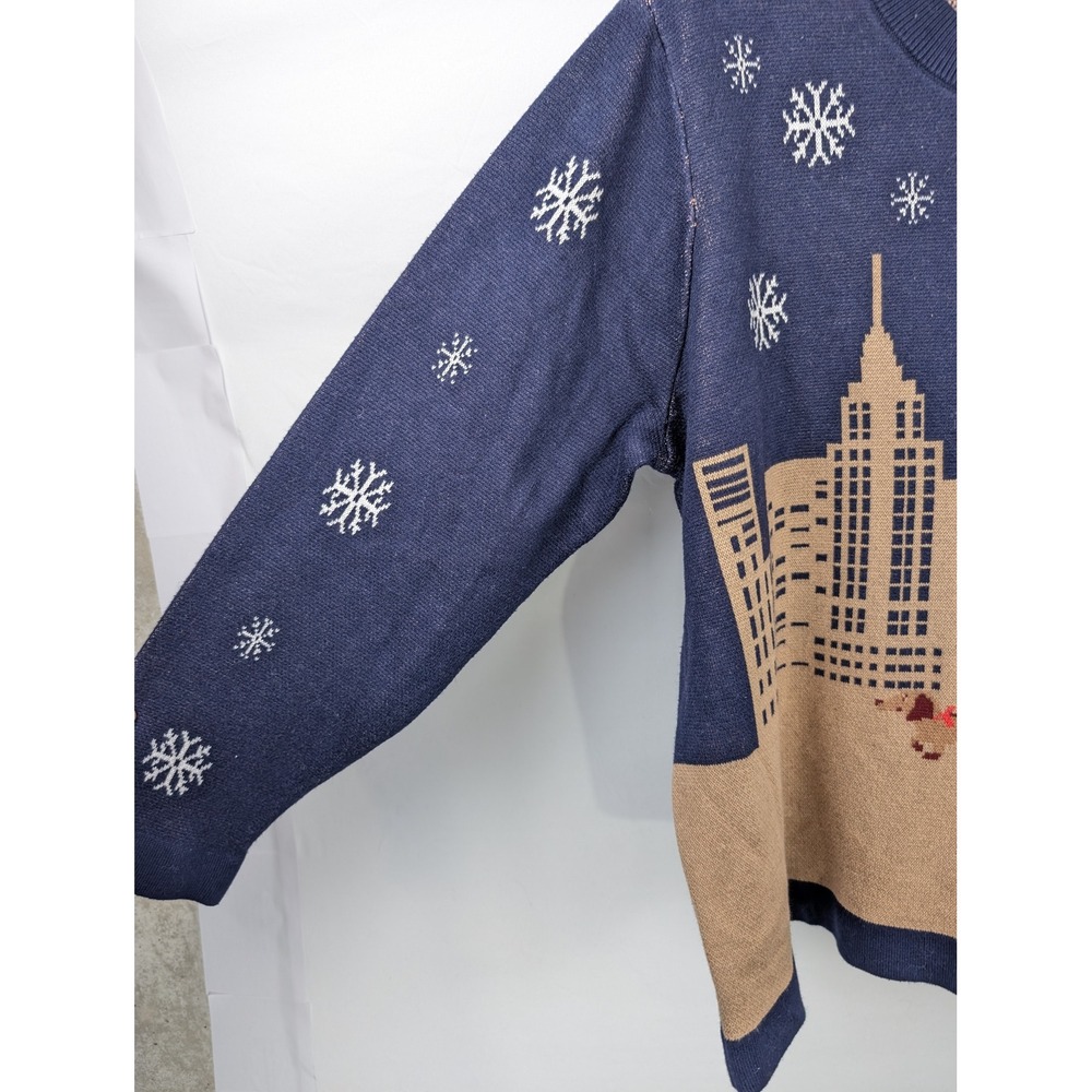 Winter City Girl Skyline Dog Sweater Sz XL Snowflake NYC Novelty Ugly Christmas - Picture 2 of 8